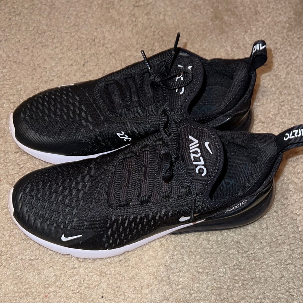 Nike Womens Air Max 270